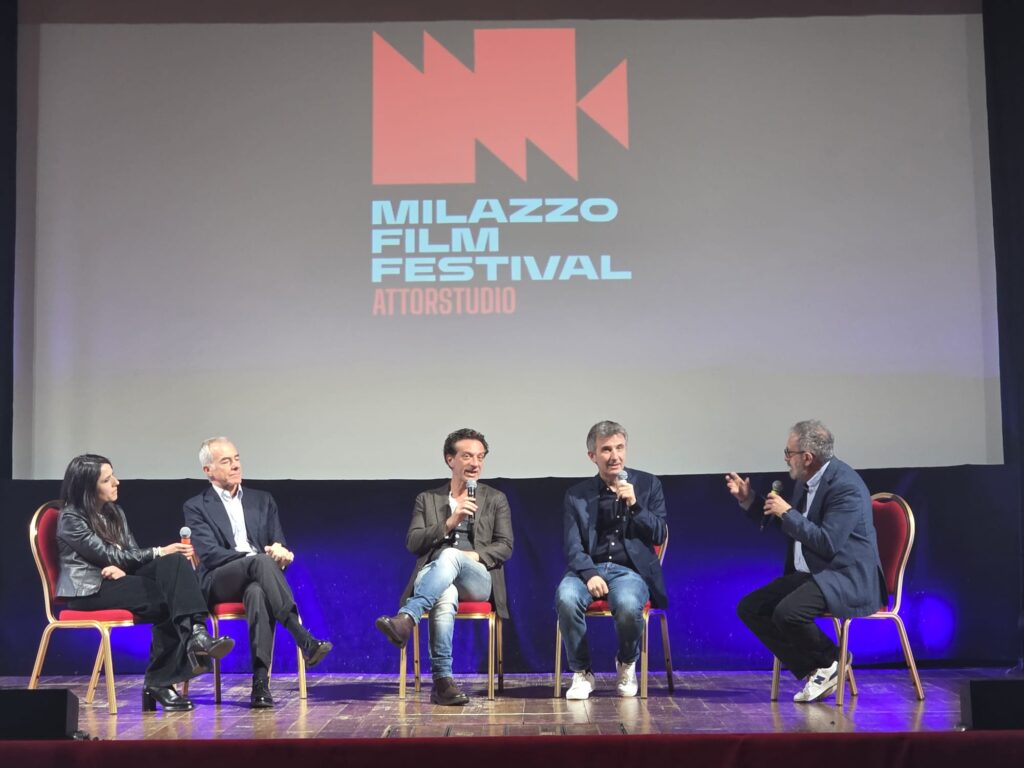 Ficarra e Picone, l’ironia come sguardo sul reale al Milazzo Film Festival Attorstudio 2026 6 Ficarra e Picone, l’ironia come sguardo sul reale al Milazzo Film Festival Attorstudio 2026 - Be Sicily Mag - Ficarra e Picone 2