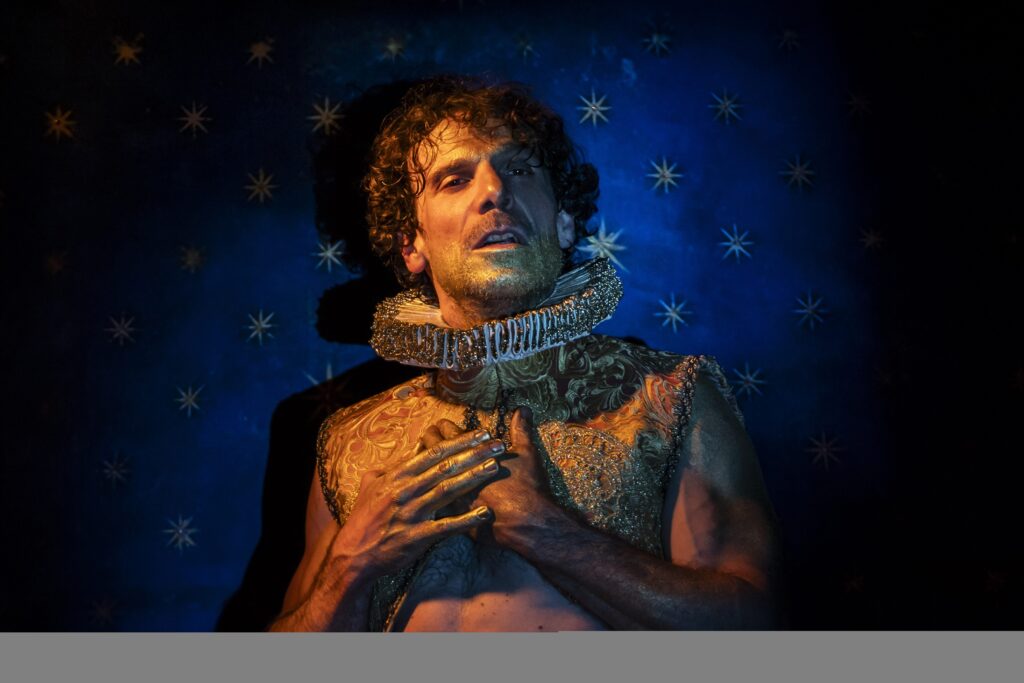 Francesco Montanari: “Il teatro è un atto d’amore. E Shakespeare parla ancora di noi” 4 Francesco Montanari: “Il teatro è un atto d’amore. E Shakespeare parla ancora di noi” - Be Sicily Mag - Francesco Montanari ©Masiar Pasquali