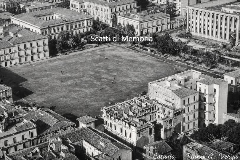 C'era una volta... piazza Esposizione a Catania - Be Sicily Mag - Piazza Giovanni Verga alla fine degli anni 50.jpg