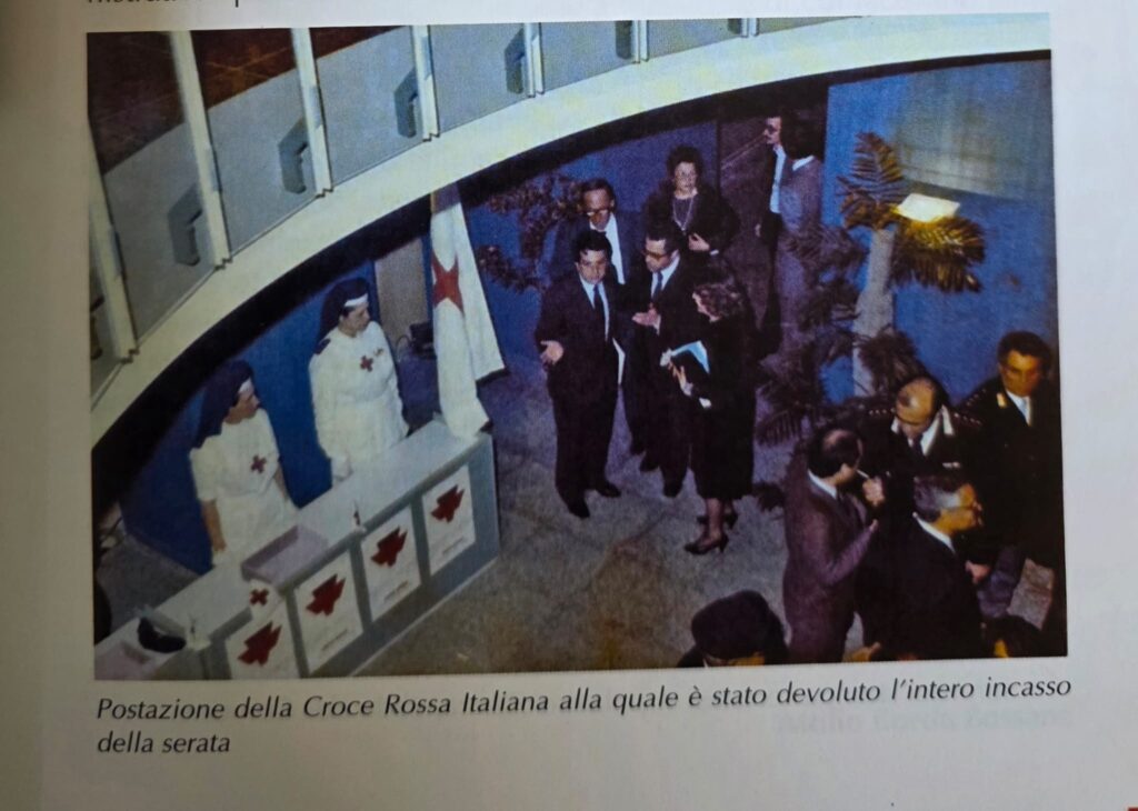 Quando il Teatro Vittorio Emanuele di Messina riaprì il 24 aprile 1985 - Be Sicily Mag - croce rossa pubblicata in rivista Frammenti