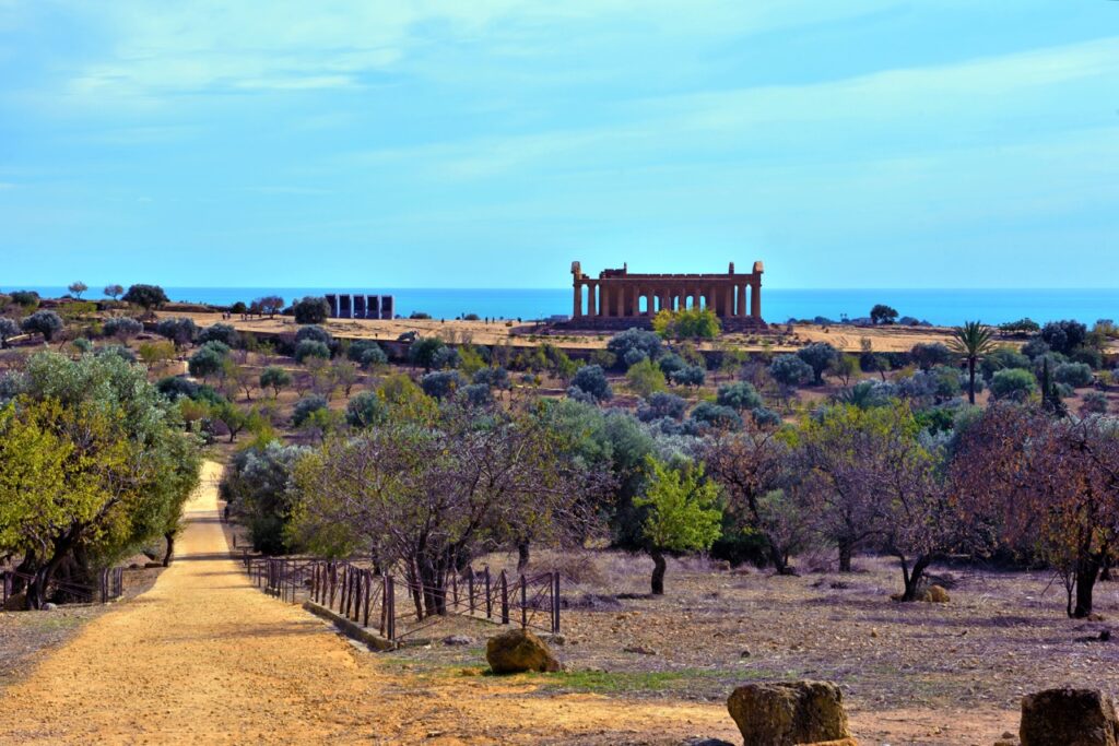 La Valle dei Templi di Agrigento, viaggio nella Sicilia della Magna Grecia - Be Sicily Mag - valley of the temples agrigento sicily italy 2026 03 25 22 56 19 utc dimensioni grandi