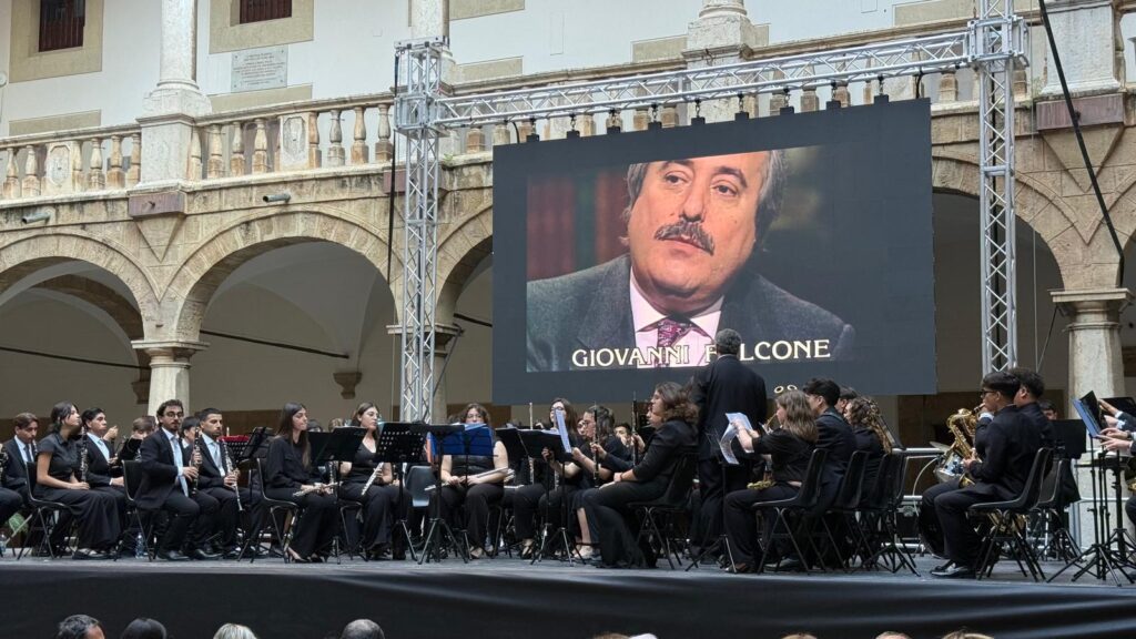 Per non dimenticare, a Palermo il concerto promosso dal Pool Antiviolenza: "La memoria è ogni giorno" 5 Per non dimenticare, a Palermo il concerto promosso dal Pool Antiviolenza: "La memoria è ogni giorno" - Be Sicily Mag - I musiciisti