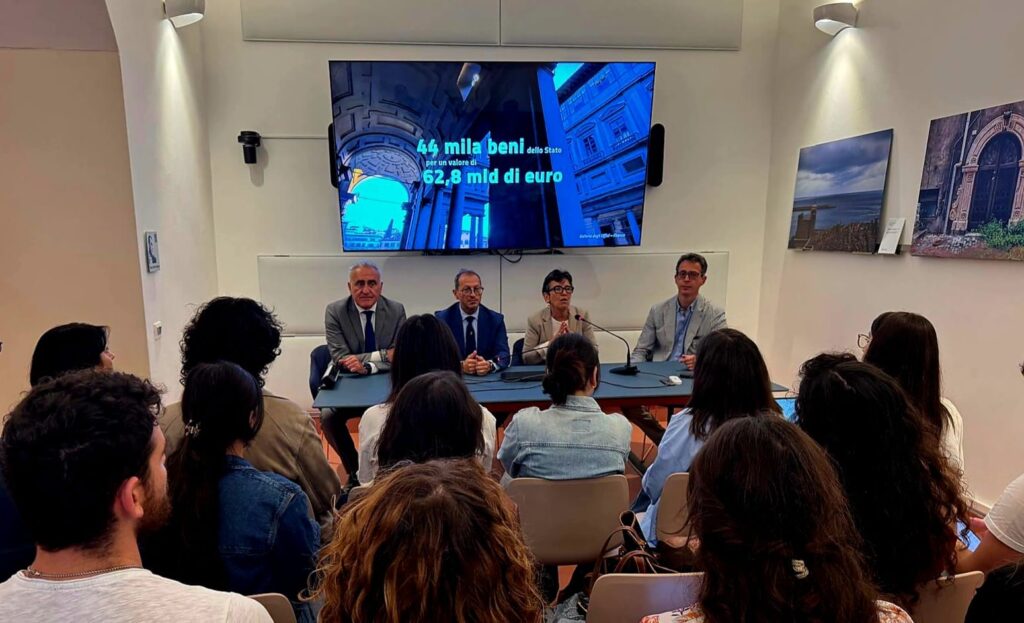 Immobili pubblici per nuove visioni urbane: a Palermo nasce l’Urban Center Sicilia 3 Immobili pubblici per nuove visioni urbane: a Palermo nasce l’Urban Center Sicilia - Be Sicily Mag - urban center 1