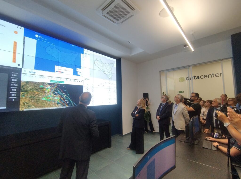 La nuova era del monitoraggio ambientale in Sicilia: inaugurata la super Control Room dell'Arpa - Be Sicily Mag - Arpa Sicilia inaugurazione CONTROL ROOM 16