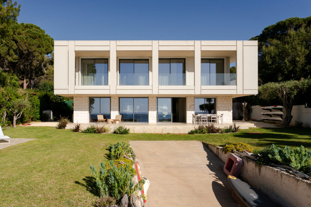 Puleo Architettura: un linguaggio consapevole, un’identità che prende forma 14 Puleo Architettura: un linguaggio consapevole, un’identità che prende forma - Be Sicily Mag - 1 Casa G.Puleo Arch. Architettura Urbana