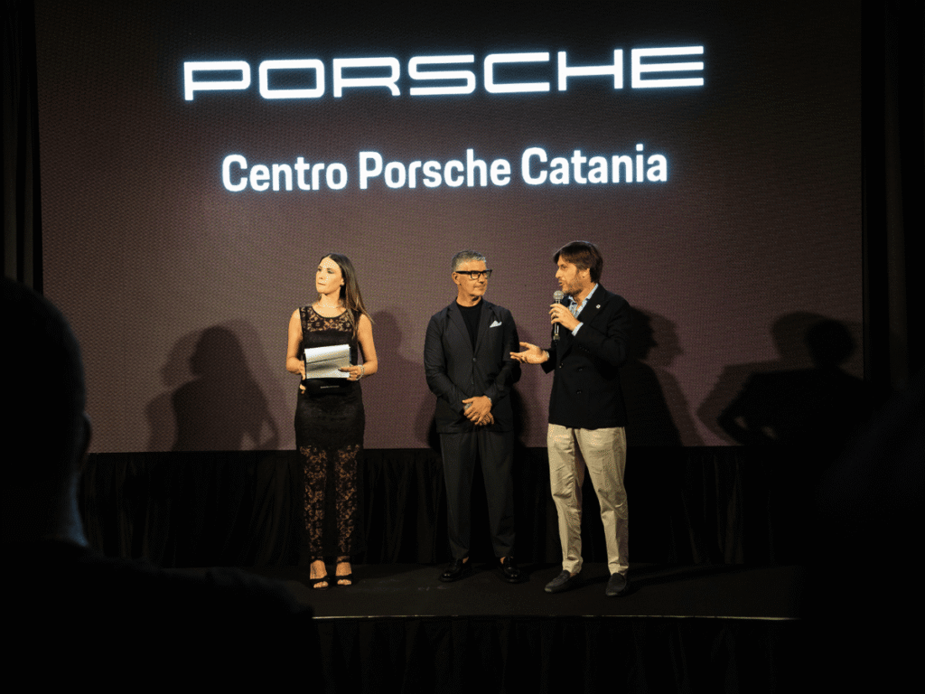Il tour Cayenne Electric tra innovazione e lifestyle con i Centri Porsche Palermo, Cosenza e Catania 3 Il tour Cayenne Electric tra innovazione e lifestyle con i Centri Porsche Palermo, Cosenza e Catania - Be Sicily Mag - Lancio nuova Cayenne Electric al Centro Porsche Catania 1