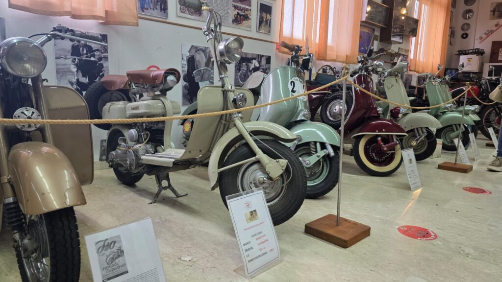 Il Piccolo Museo delle Moto di Enrico Munafò: la storia che non ti aspetti 14 Il Piccolo Museo delle Moto di Enrico Munafò: la storia che non ti aspetti - Be Sicily Mag - 4