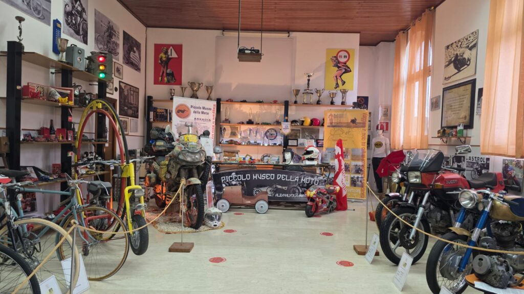 Il Piccolo Museo delle Moto di Enrico Munafò: la storia che non ti aspetti 11 Il Piccolo Museo delle Moto di Enrico Munafò: la storia che non ti aspetti - Be Sicily Mag - 8
