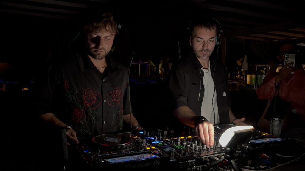 Favignana Music Fest, tre giorni di gin, vini siciliani e musica nelle Isole Egadi 10 Favignana Music Fest, tre giorni di gin, vini siciliani e musica nelle Isole Egadi - Be Sicily Mag - IMG 2779