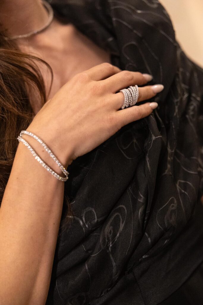 Vittoria Fontana dice no alla violenza sulle donne a Venezia con gioielli Made in Sicily 2 Vittoria Fontana dice no alla violenza sulle donne a Venezia con gioielli Made in Sicily - Be Sicily Mag - 66c3325b 6109 41c4 b7bb afb6c3aedb20