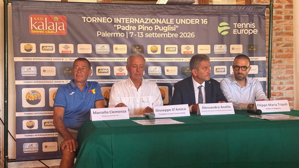 Il tennis dice no alla mafia: a Palermo il Torneo Internazionale Under 16 “Padre Pino Puglisi” 5 Il tennis dice no alla mafia: a Palermo il Torneo Internazionale Under 16 “Padre Pino Puglisi” - Be Sicily Mag - Da sinistra Clemenza DAmico Anello Tripoli 1024x576 1