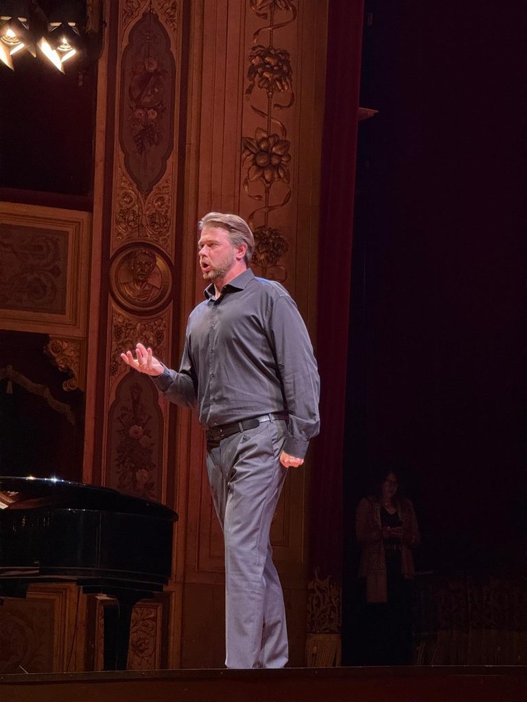 Il Teatro Massimo di Palermo presenta la stagione dei 130 anni - Be Sicily Mag - Il tenore Ivan Gyngazov 768x1024 1