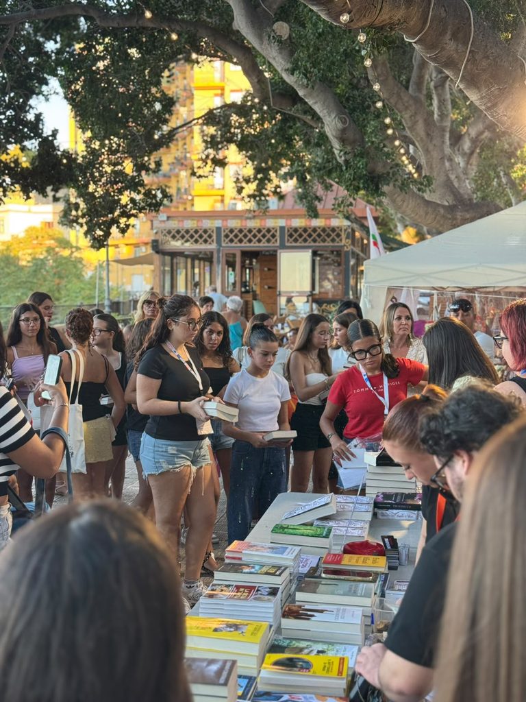 Charlotte Rose, al Termini Book Festival 2026 il successo del romance siciliano 4 Charlotte Rose, al Termini Book Festival 2026 il successo del romance siciliano - Be Sicily Mag - WhatsApp Image 2026 09 08 at 14.49.53 768x1024 1